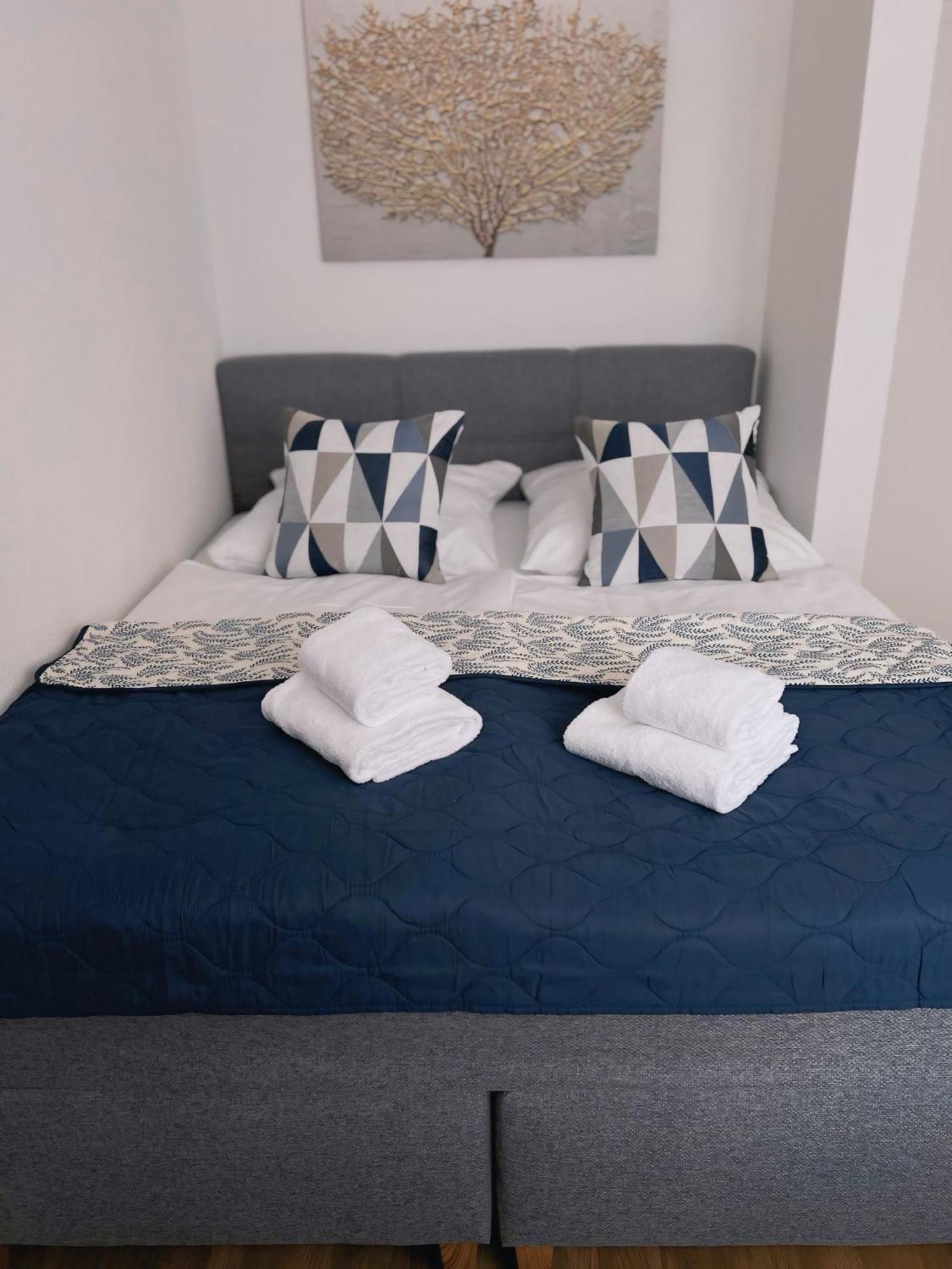 Schluessel Apartments لار المظهر الخارجي الصورة