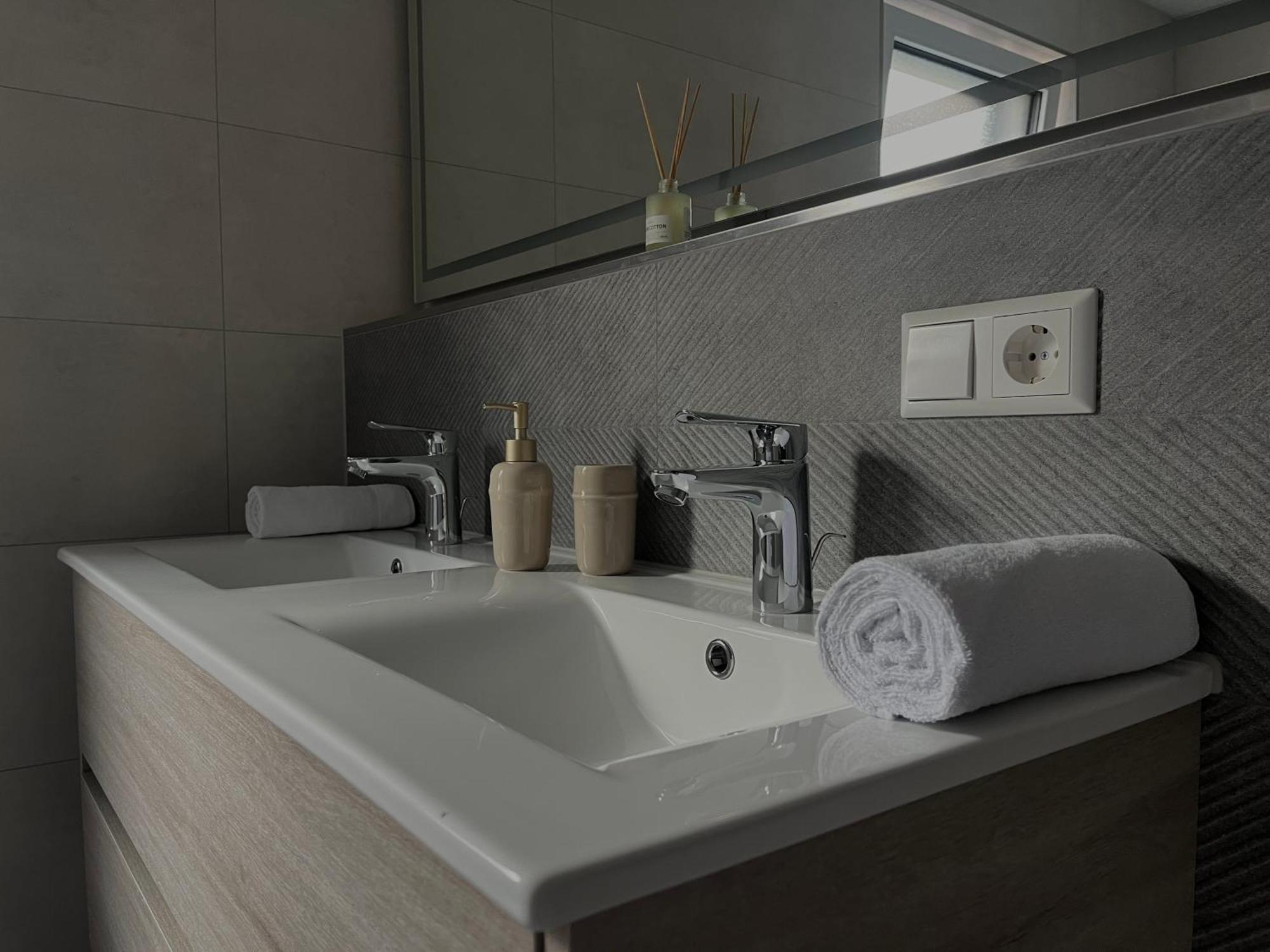 Schluessel Apartments لار المظهر الخارجي الصورة